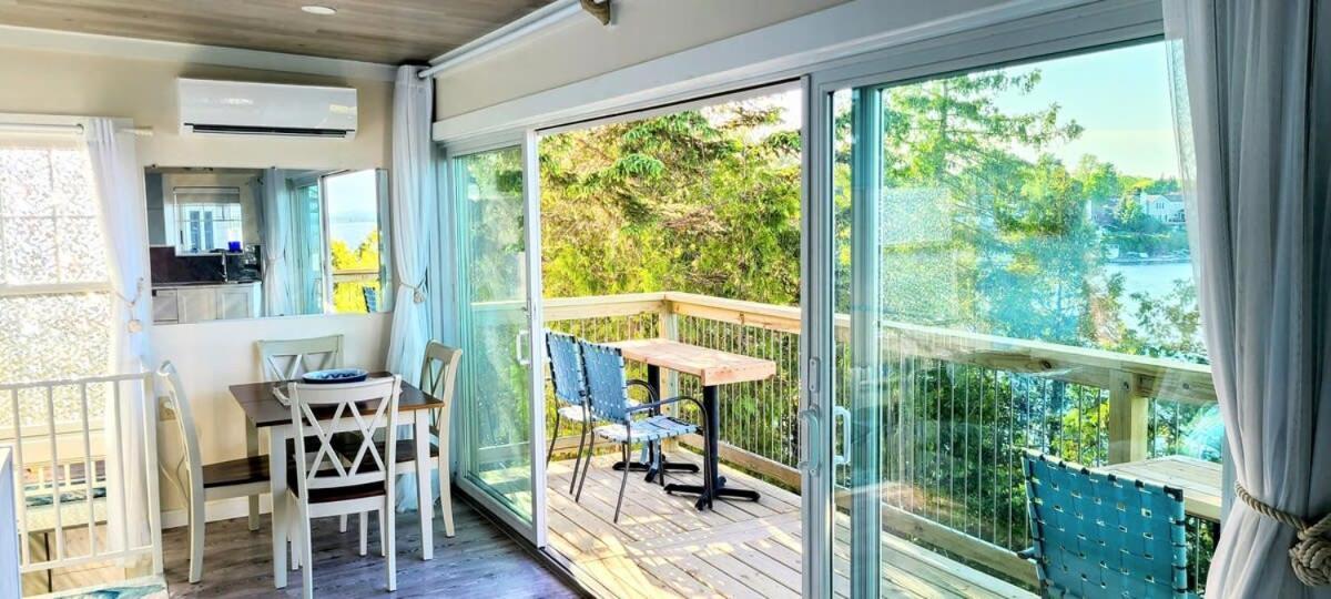 Loza House Coastal Design Unit With Lake & Mountain Views Платсбърг Екстериор снимка