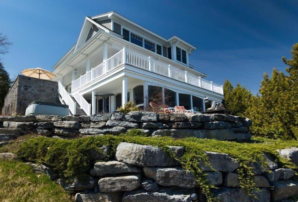Loza House Coastal Design Unit With Lake & Mountain Views Платсбърг Екстериор снимка