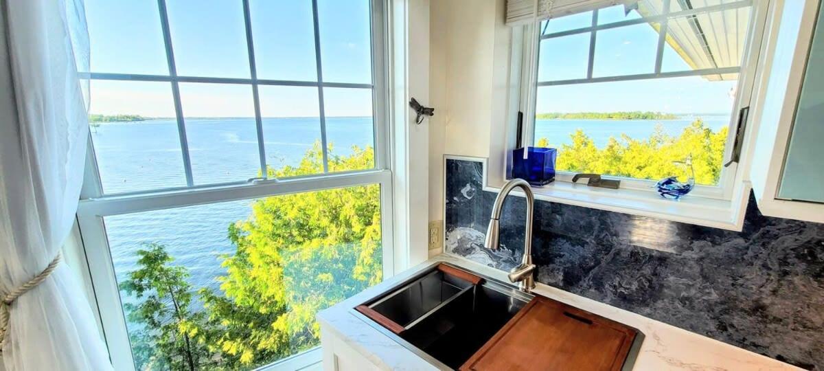 Loza House Coastal Design Unit With Lake & Mountain Views Платсбърг Екстериор снимка
